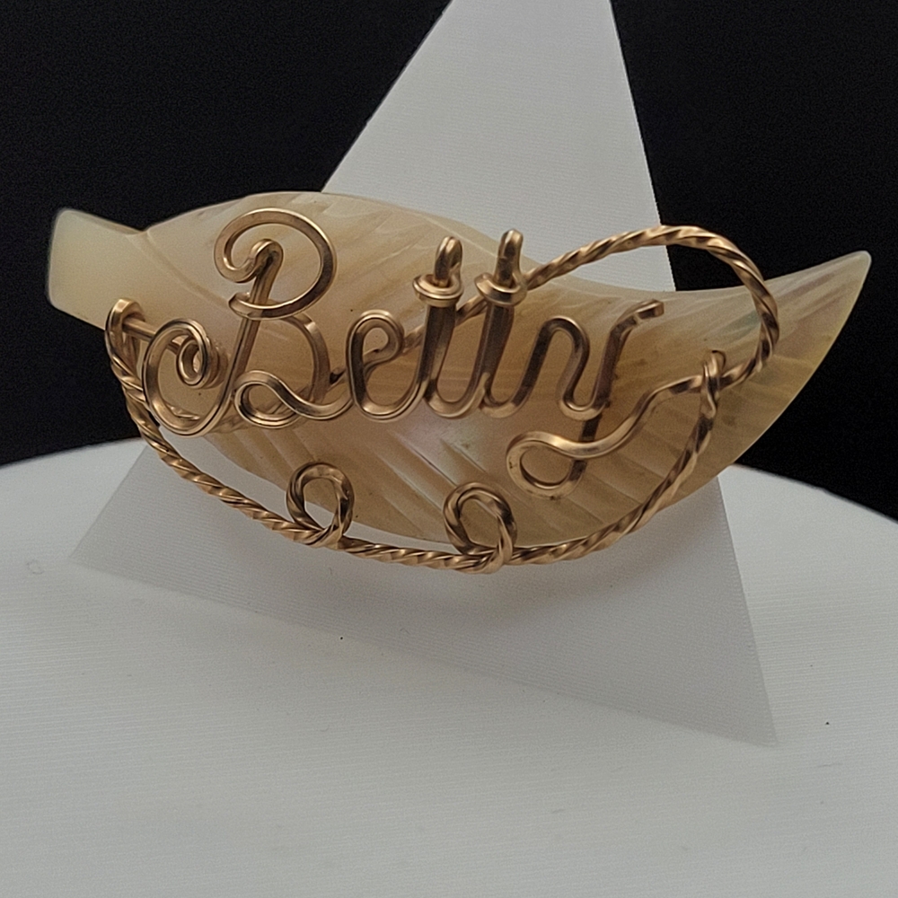 "Betty" Vintage Mother of Pearl Leaf Gold Filled Wire Brooch Pin Shell - Picture 3 of 6